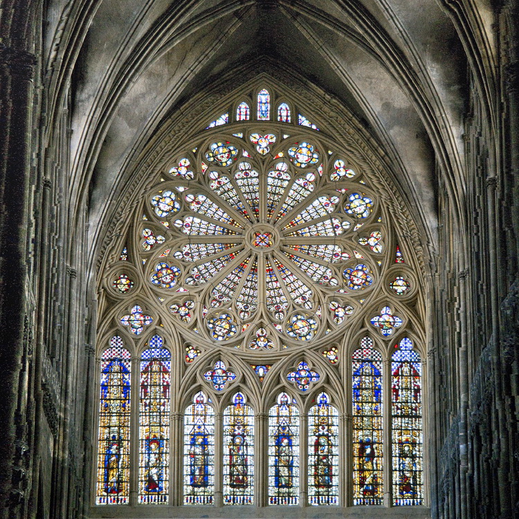 Provence 2014 +20140619_0723 als Smart-Objekt-1 Kopie.jpg - Ein umwerfendes Kirchenfenster in Doucier